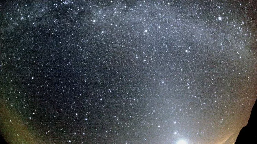 Já olhou para o céu? Hoje há chuva de estrelas