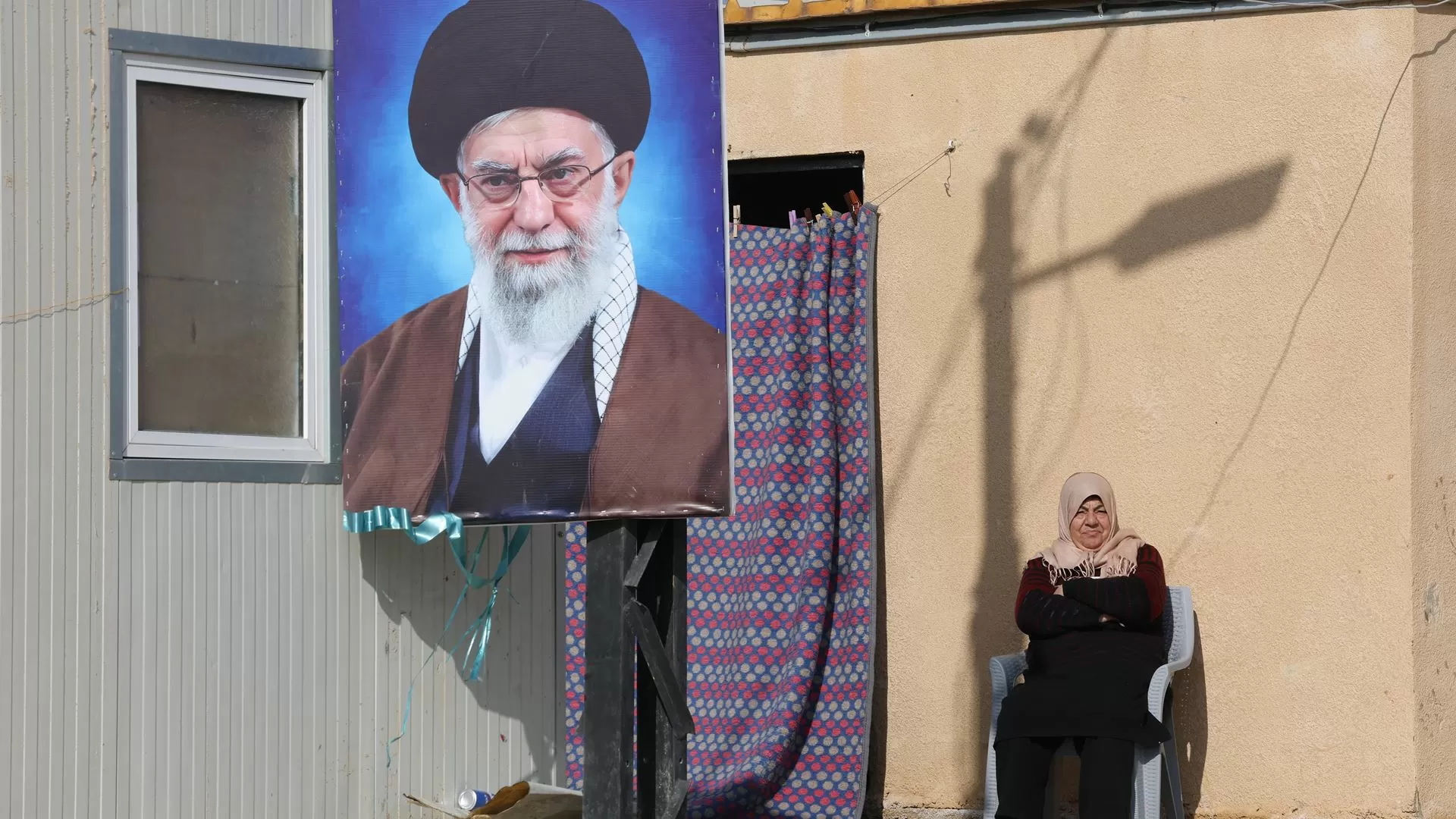 Irão nas ruas, silêncio na internet: Khameini "não recuará", Pahlavi pede ajuda a Trump
