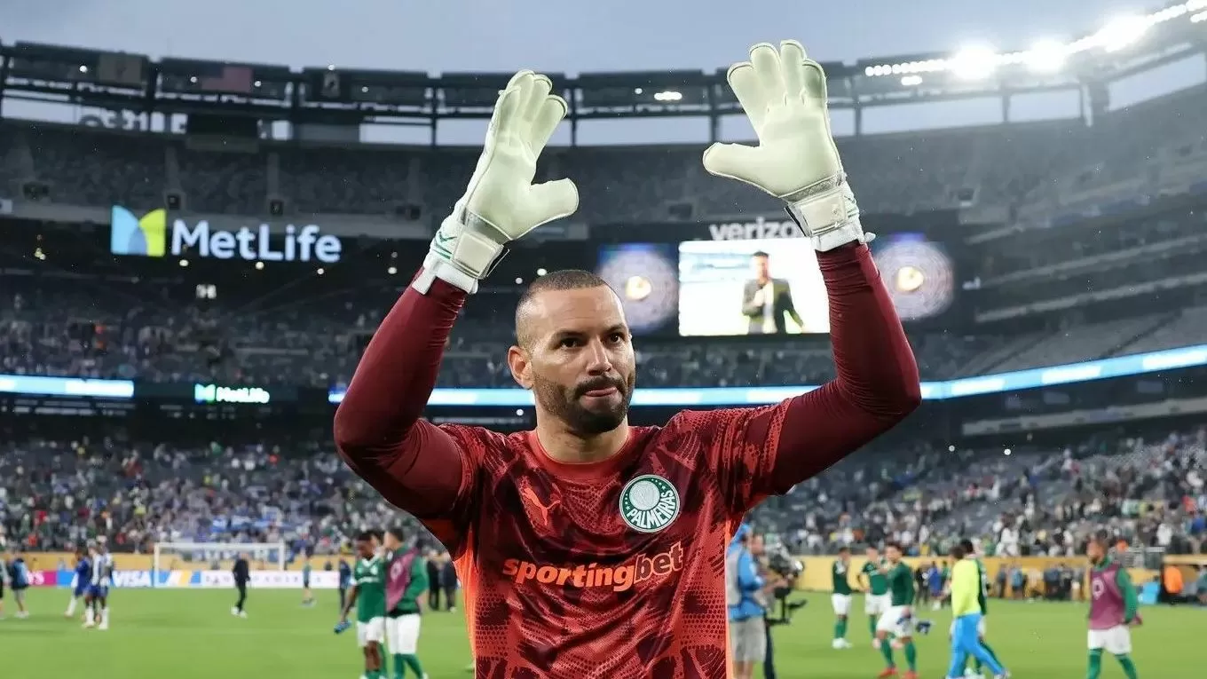 Palmeiras se incomoda com negociação entre Weverton e Grêmio; entenda