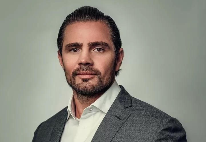 PF encontra citações a políticos desde 2022 em celular de Vorcaro
