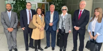 Diplomatas mexicanos deixam o Equador após invasão à embaixada