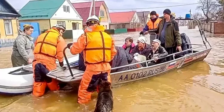 Rússia declara estado de emergência em mais duas regiões devido a inundações