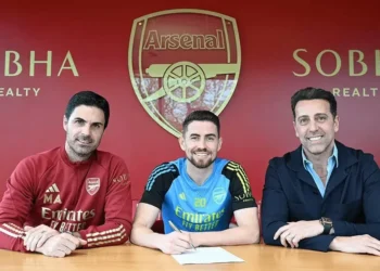 Oficial: Arsenal renova contrato com Jorginho