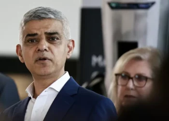 Sadiq Khan, do Partido Trabalhista, é reeleito prefeito de Londres para um terceiro mandato