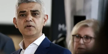 Sadiq Khan, do Partido Trabalhista, é reeleito prefeito de Londres para um terceiro mandato