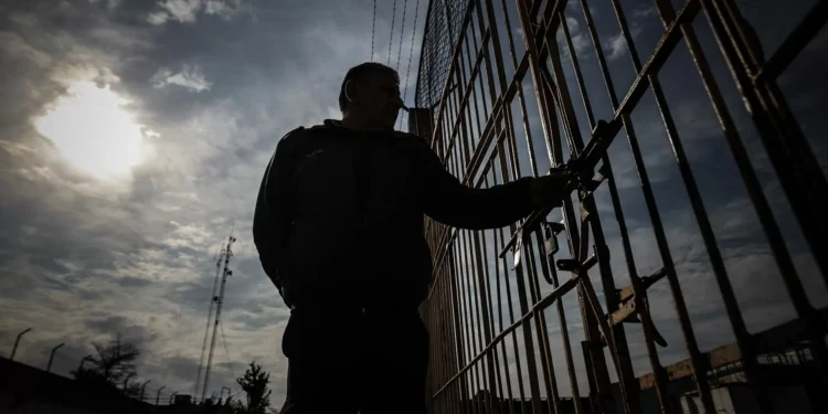 Guardas prisionais mortos em emboscada a carrinha que transportava recluso em França