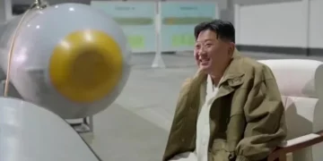 Coreia do Norte volta a lançar mísseis ao mar