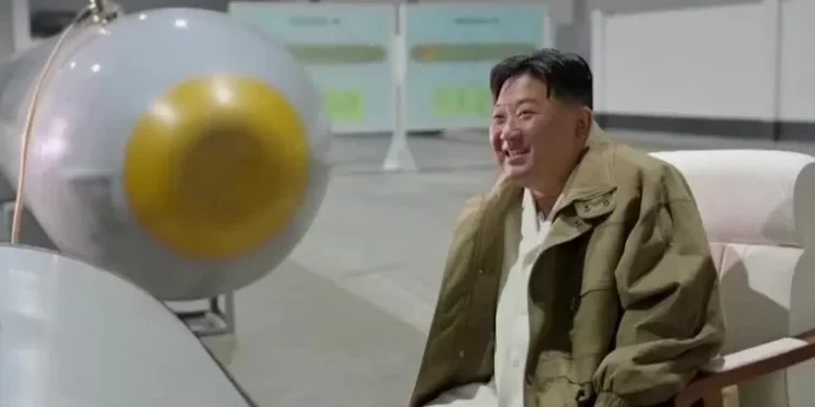 Coreia do Norte volta a lançar mísseis ao mar