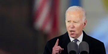 Biden muda lei e dá a migrantes ‘sonhadores’ acesso a cuidados médicos