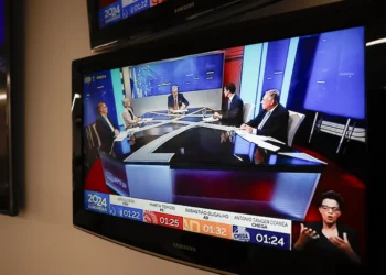 Von der Leyen, alianças e habitação marcam divergências entre AD e PS