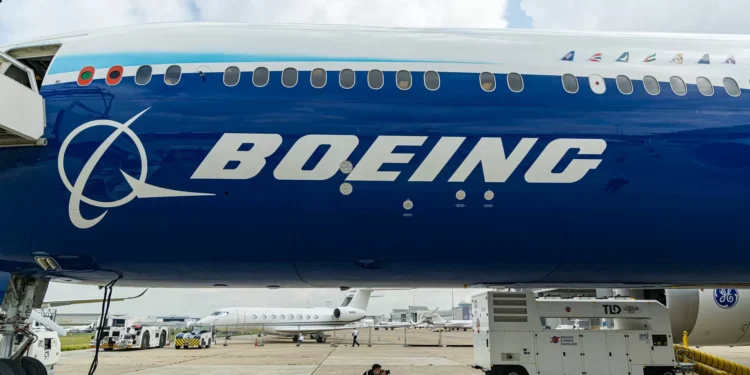 Segundo denunciante de defeitos em aviões Boeing morre repentinamente
