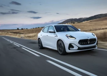 Maserati Grecale Folgore tem pneus feitos em exclusivo pela Bridgestone