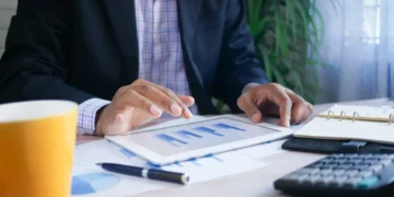 “Desmistificando Finanças: Oportunidades e Desafios”