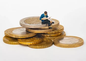 “Desmistificando as Finanças: Guia para uma Vida Financeira Saudável”