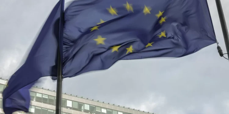 UE chega a acordo sobre 14.º pacote de sanções contra a Rússia