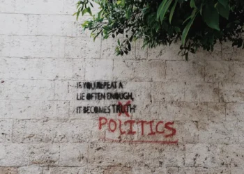 “O Poder da Política na Sociedade Moderna”