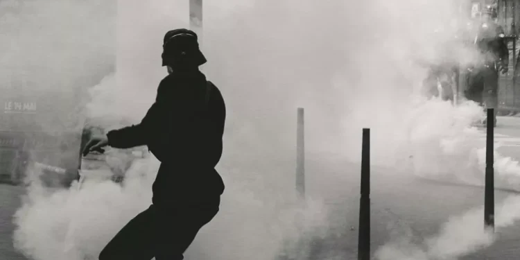 “A Importância da Política na Sociedade”