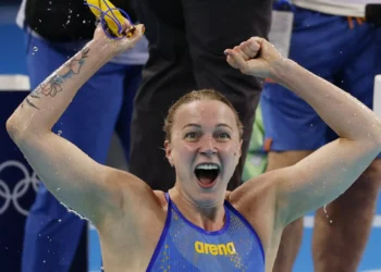 Sueca Sarah Sjöström sagra-se campeã olímpica nos 100 metros livres
