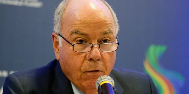 Senadores da oposição querem convocar Celso Amorim e Mauro Vieira para explicações sobre a Venezuela