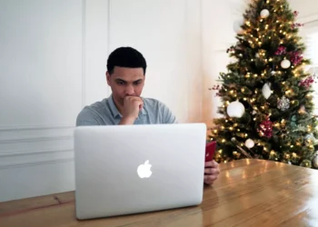 “Desmistificando Finanças: Guia Prático para Gerenciar seu Dinheiro”