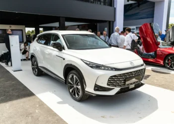 MG apresenta um novo modelo em Goodwood