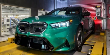 O novo BMW M5 já está a ser produzido na Alemanha