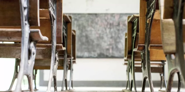 Ministério quer que escolas deem “absoluta prioridade” às aulas