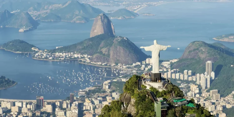 Homens matam pelo menos 4 pessoas em bar no Rio de Janeiro