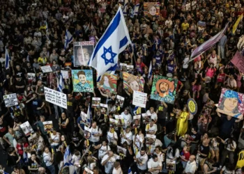 Manifestantes voltam a exigir a Netanyahu que feche já acordo sobre reféns