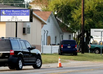 Igreja onde decorreu tiroteio mais mortal dos EUA começa a ser demolida
