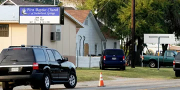 Igreja onde decorreu tiroteio mais mortal dos EUA começa a ser demolida