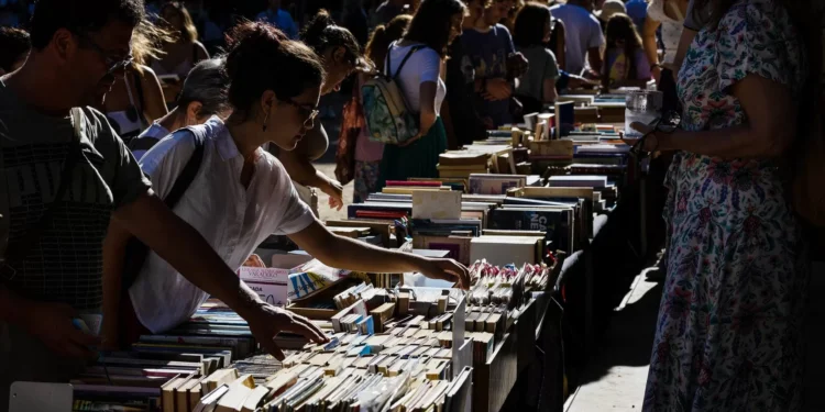O que têm em comum um livro, 5km num carro novo e assistir a 15 horas de streaming?