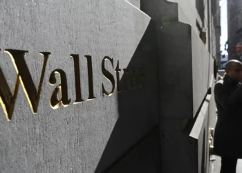 Wall Street fecha em alta com S&P500 e Dow a renovarem recordes da véspera