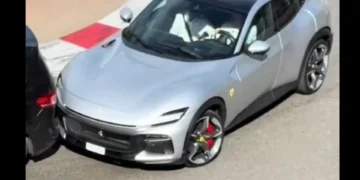 Charles Leclerc bate com o Ferrari Purosangue em pleno trânsito no Mónaco