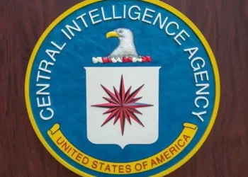 Ex-oficial da CIA é condenado a 10 anos de prisão por atuar como espião chinês