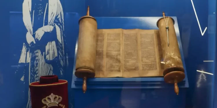 Belmonte compra Torá com mais de 400 anos para Museu Judaico