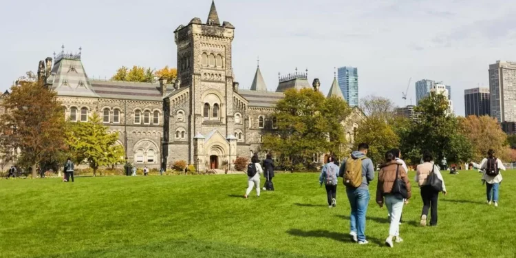 Além de Portugal, universidades nos EUA e Canadá aceitam a nota do Enem