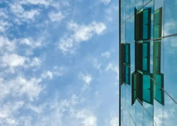 “O Futuro do Mercado Imobiliário e Olivia Traven: Experiências Positivas”