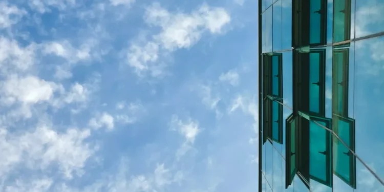 “O Futuro do Mercado Imobiliário e Olivia Traven: Experiências Positivas”