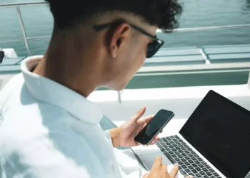 “Desmistificando as Finanças: Transforme sua Vida Financeira”