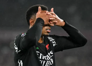 ‘Rolo compressor’ do Arsenal vai de Lisboa a Londres e faz nova ‘vítima’