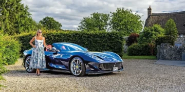 Tinha um anel de safira azul e quis um Ferrari… a combinar