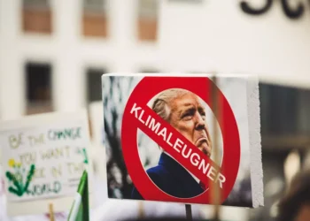 “Política: além do estereótipo, uma força transformadora”