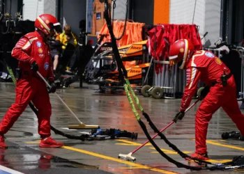 Ferrari vai oferecer 14.000 euros a cada funcionário