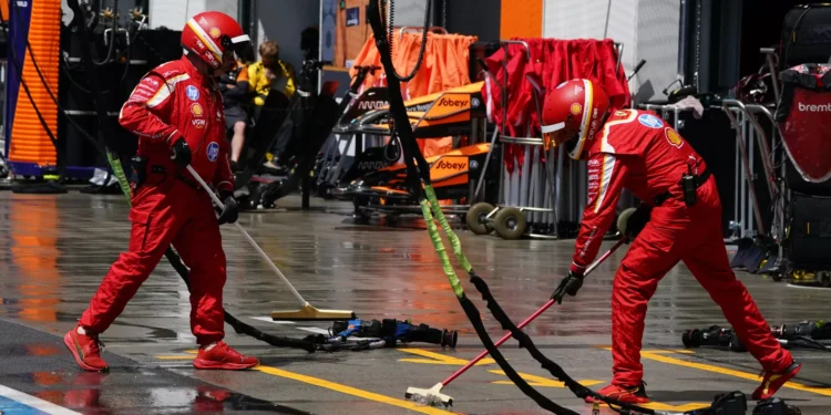 Ferrari vai oferecer 14.000 euros a cada funcionário