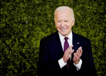 Biden concede perdão a 1.500 indivíduos que cometeram crimes não violentos