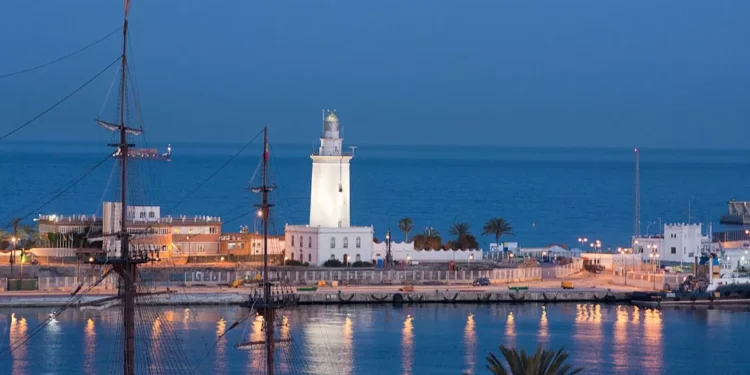 “Descubra o encanto de Málaga na Costa del Sol”