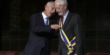 Marcelo condecorou Sampaio da Nóvoa com Grã-Cruz da Ordem de Camões