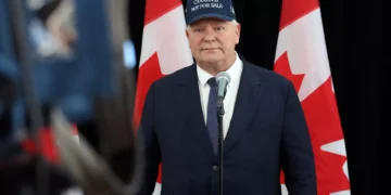 ‘O Canadá não está à venda’. Boné usado por Doug Ford faz frente a Trump