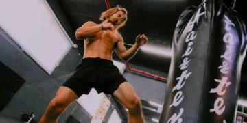 “Equilíbrio e Saú: A Importância do Corpo Forte”